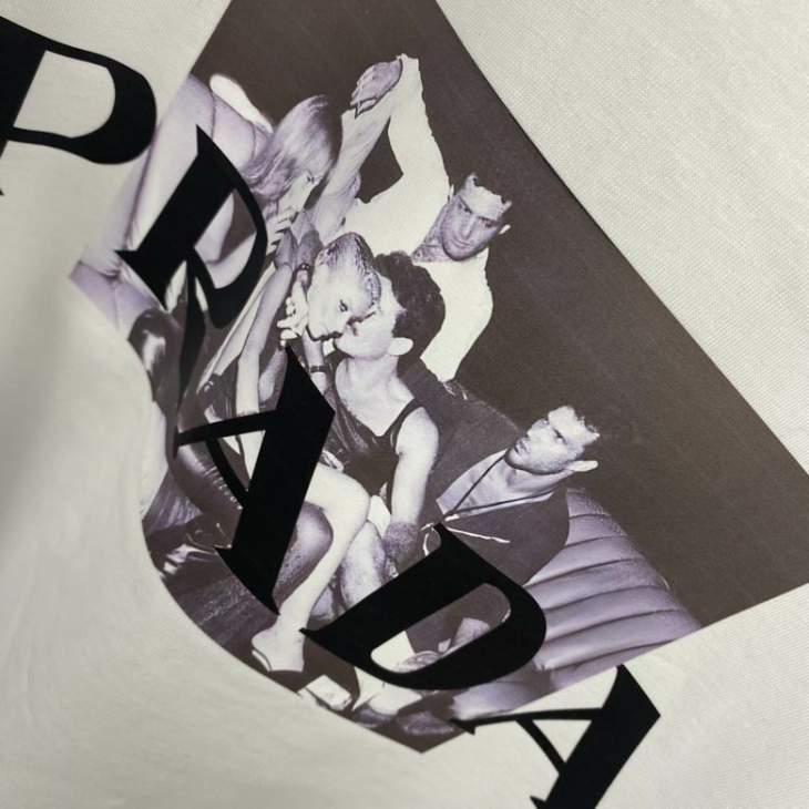 Picture of Prada T Shirts Short _SKUPradaXS-Lfstn012966